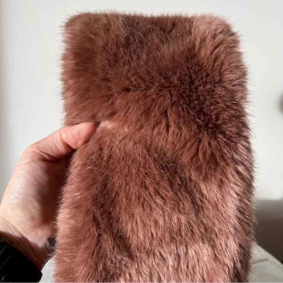 Faux Fur Scarf - Picture 3 of 5